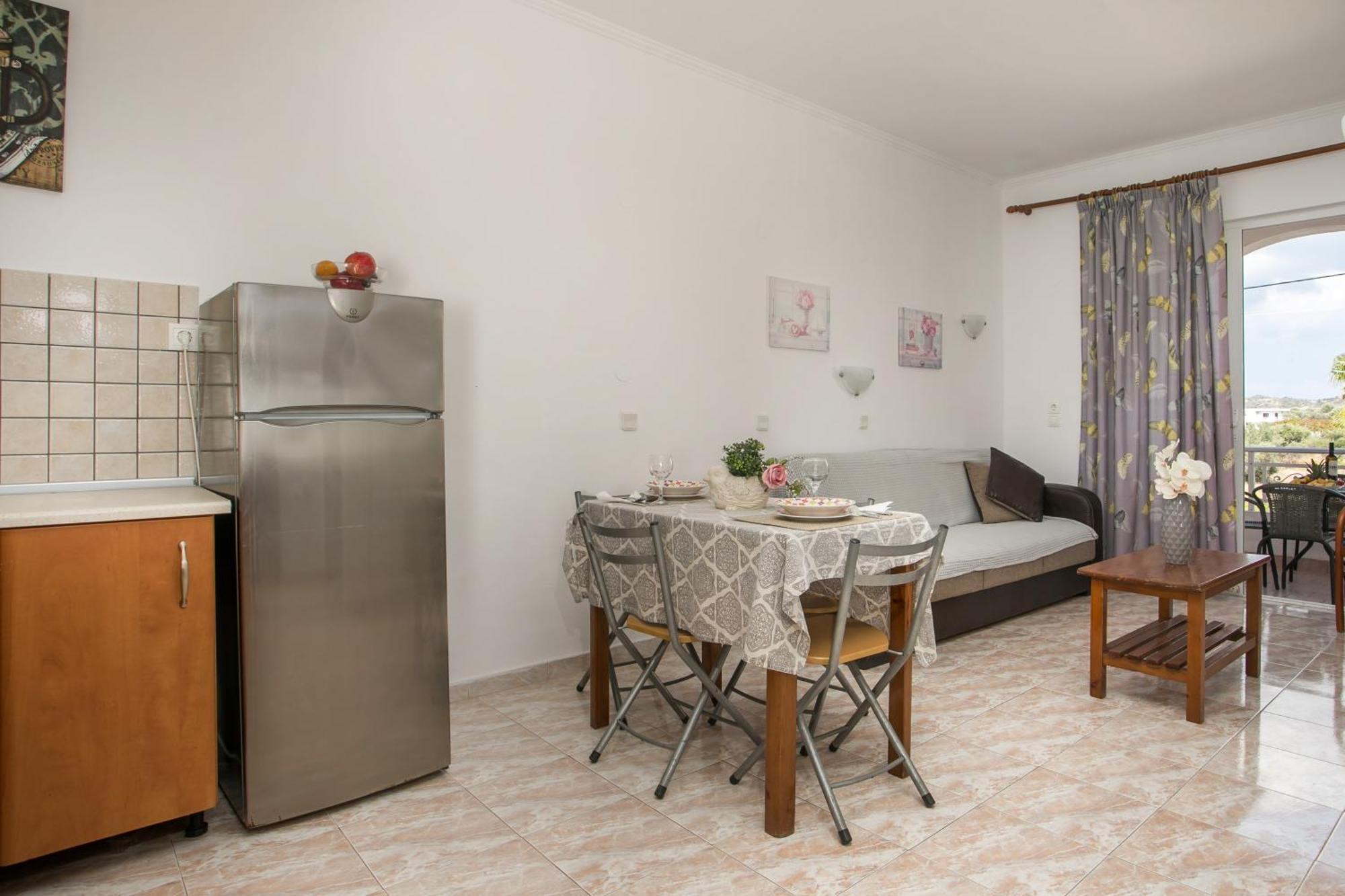 Dimitris Studios & Apartments ファリラキ エクステリア 写真