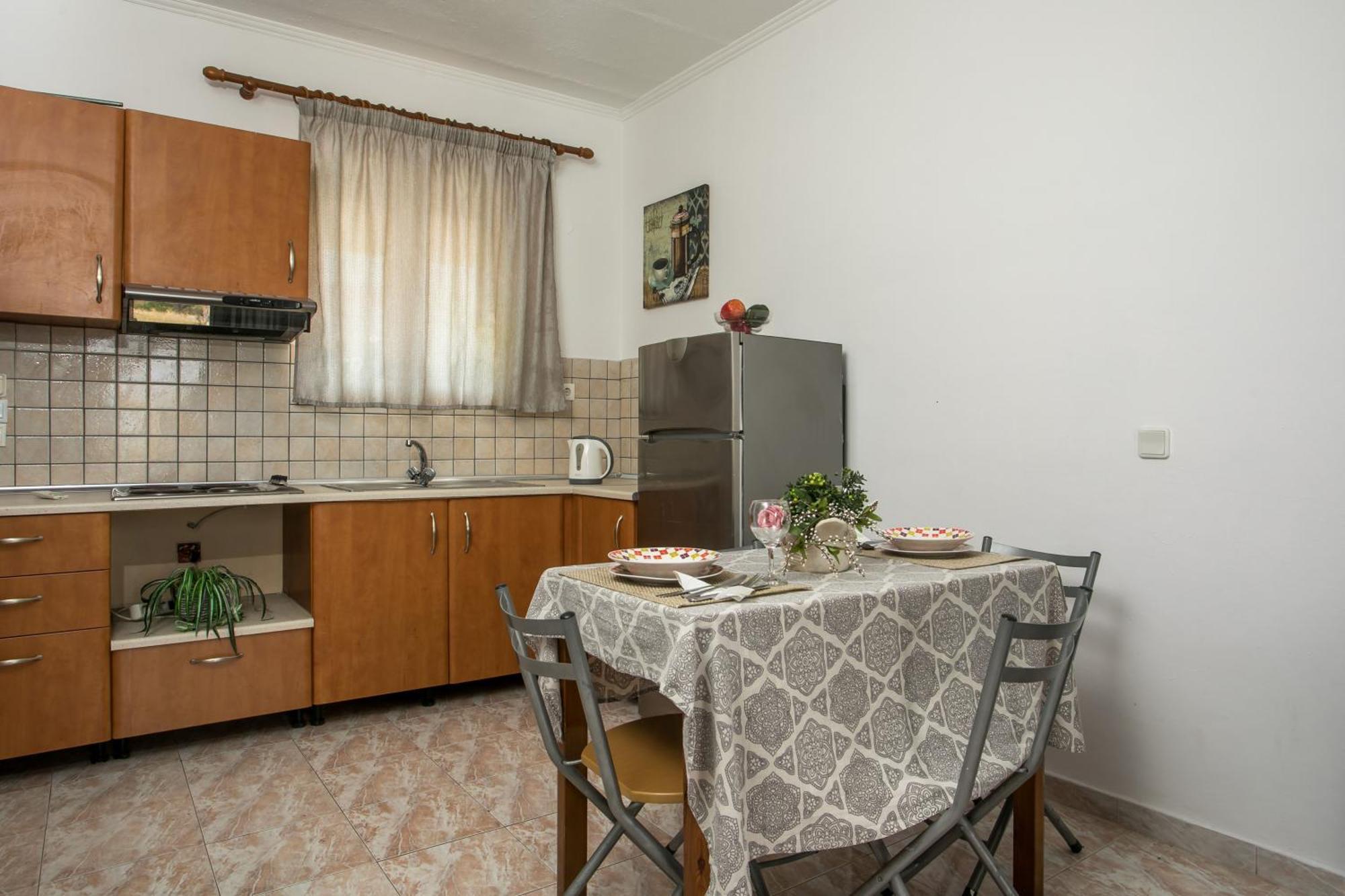 Dimitris Studios & Apartments ファリラキ エクステリア 写真