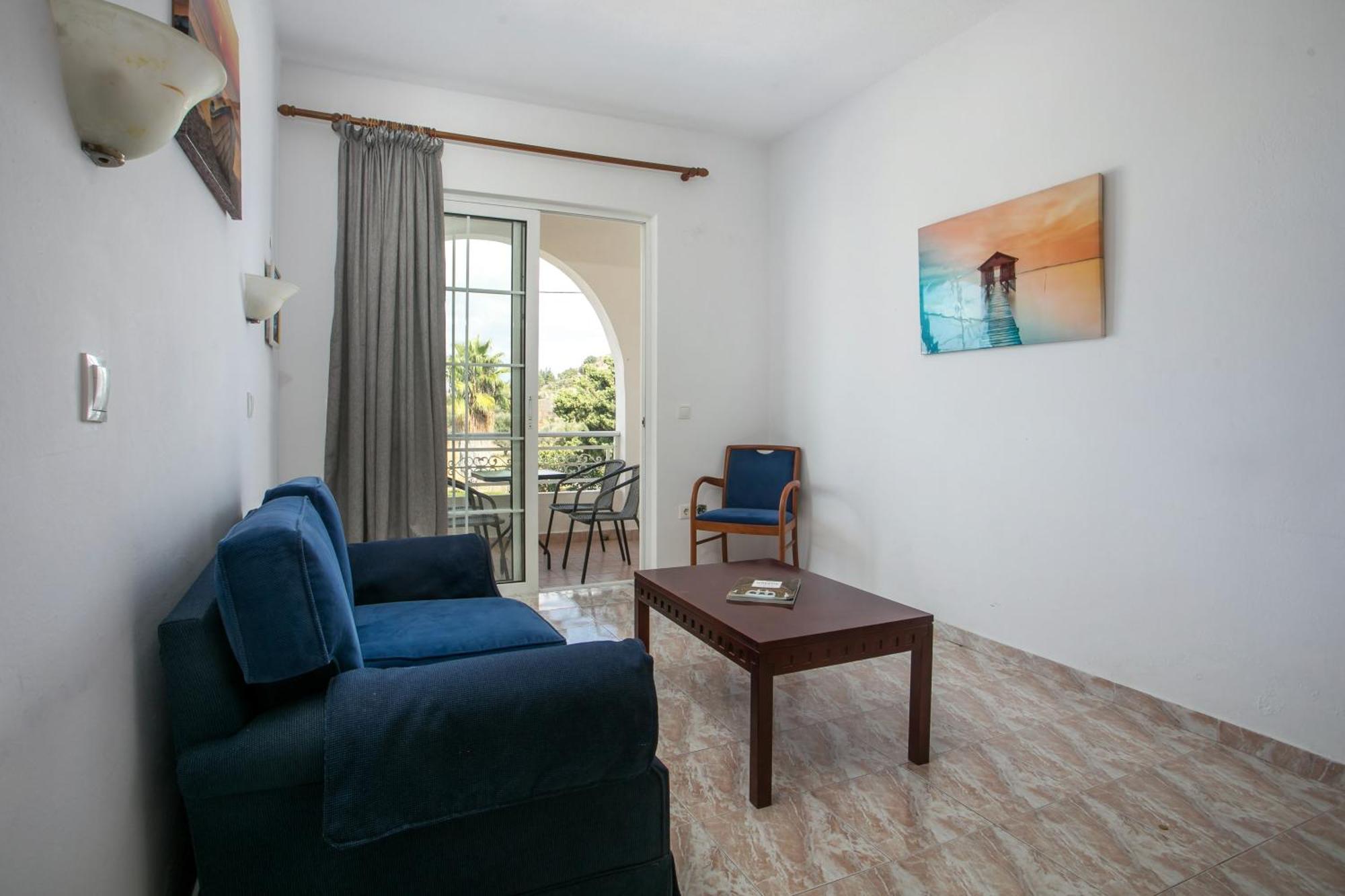 Dimitris Studios & Apartments ファリラキ エクステリア 写真