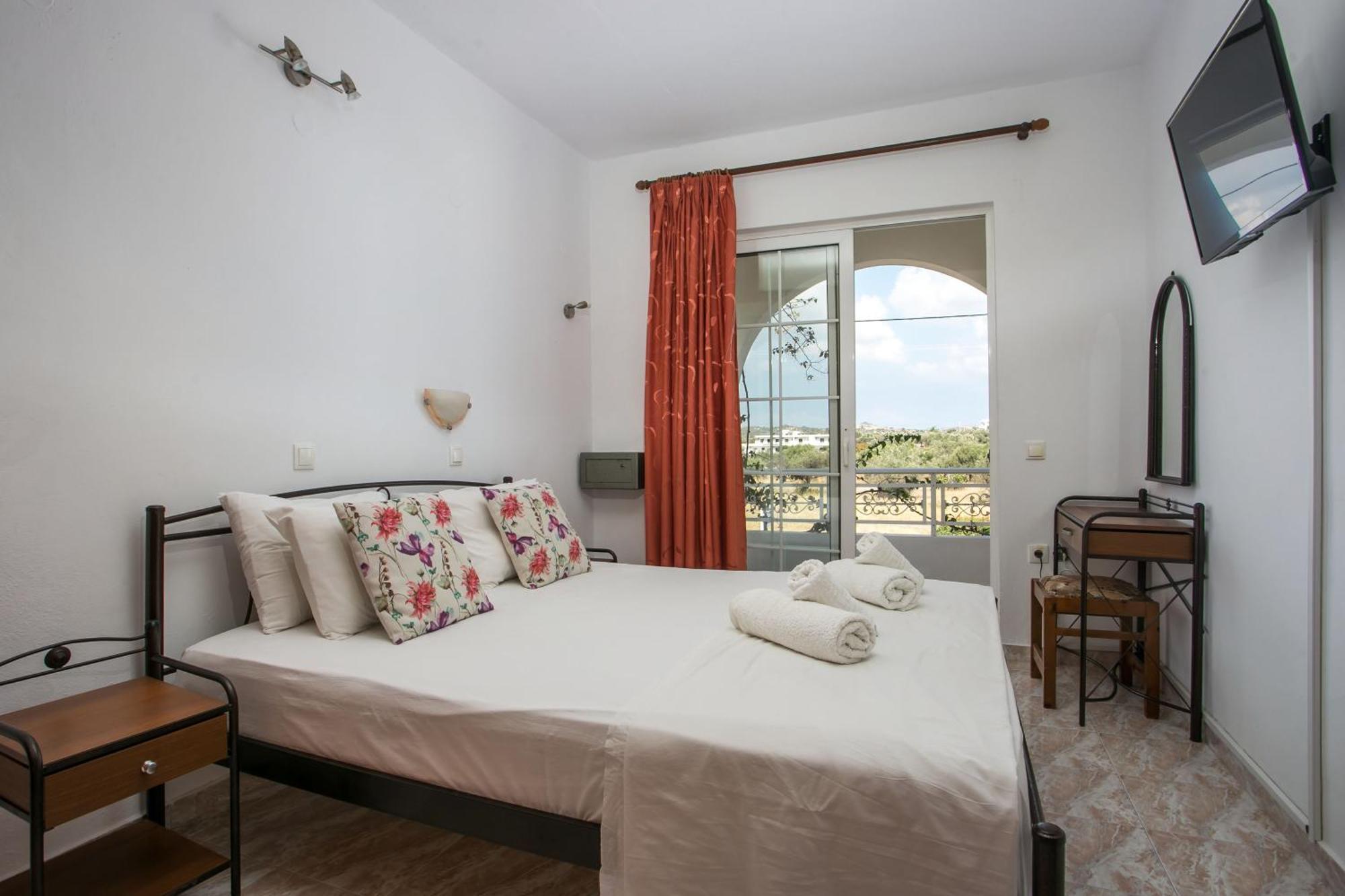 Dimitris Studios & Apartments ファリラキ エクステリア 写真